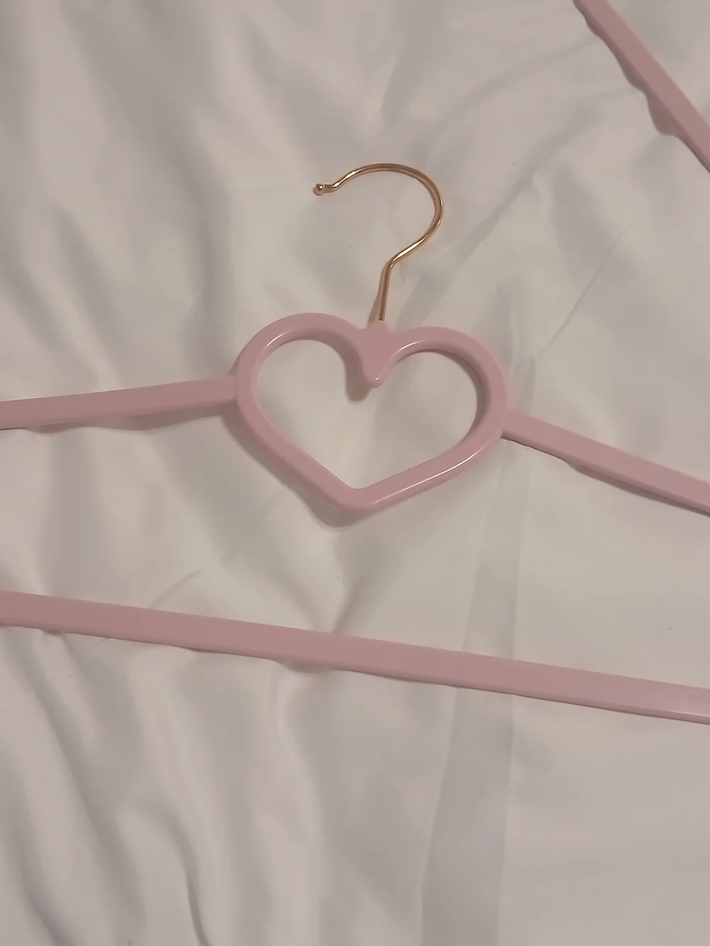 Heart-Shaped Light Pink Thin Plastic Hanger with Gold Hook- Set of 20